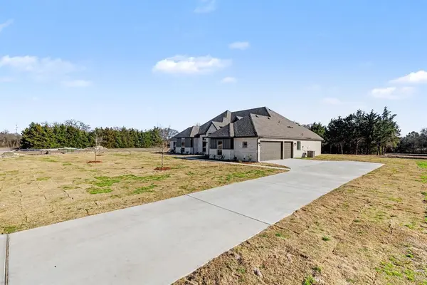 7040 Southrock Drive, Midlothian, TX 76065