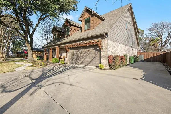 3538 Mercury Drive, Grapevine, TX 76051