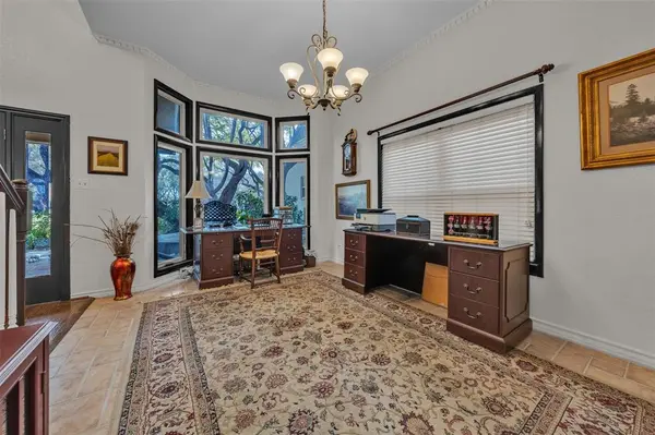 8 Buccaneer Court, Fort Worth, TX 76179