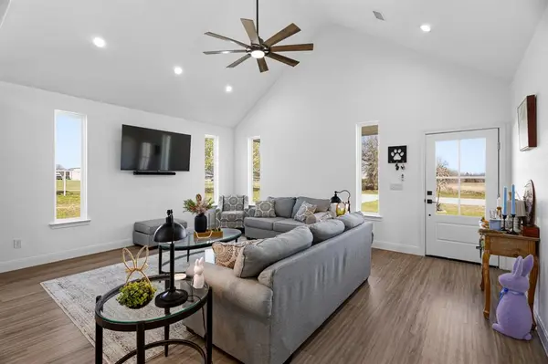 200 Walnut Street, Chico, TX 76431