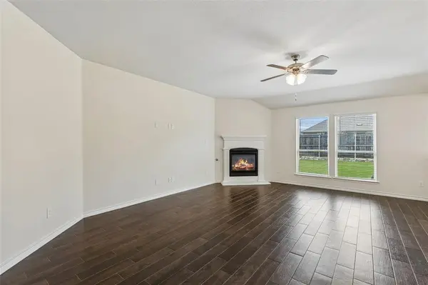 2907 Brady Starr Drive, Aubrey, TX 76227