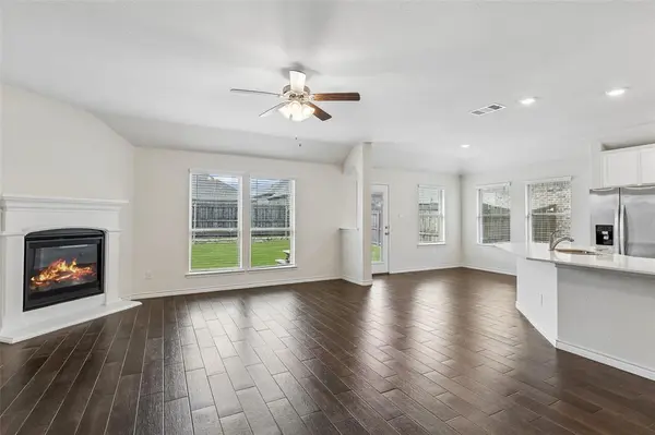 2907 Brady Starr Drive, Aubrey, TX 76227