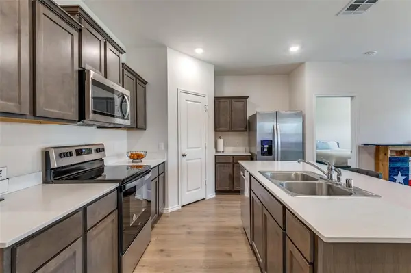 1604 Knoll Crest Drive, Kaufman, TX 75142