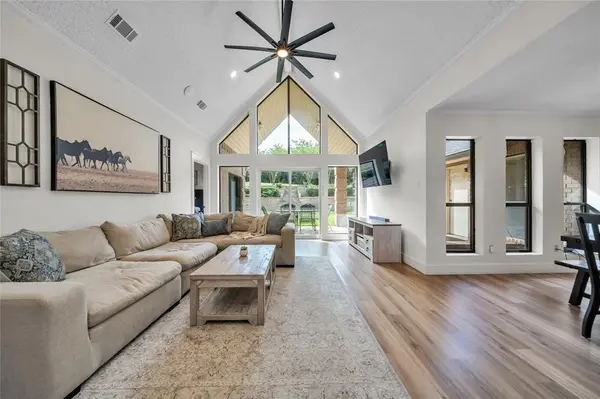 1254 Whispering Oaks Drive, Desoto, TX 75115