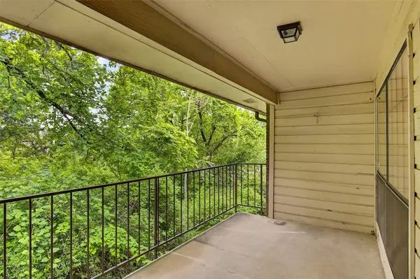 2505 Wedglea Drive #238, Dallas, TX 75211