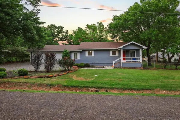 109 Arkansas Street, Pottsboro, TX 75076