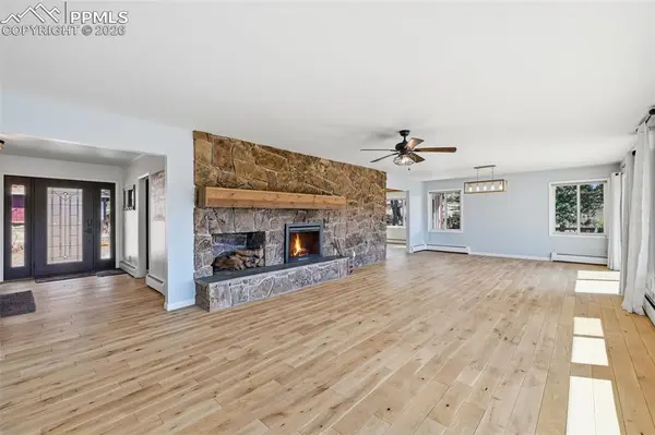 7518 Vincent DR, Colorado Springs, CO 80920