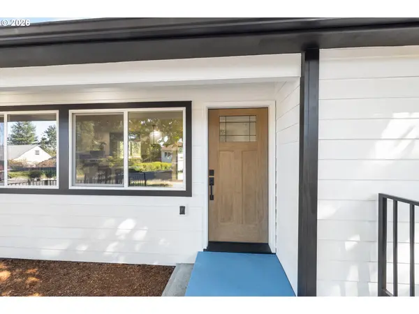 142 NE 128TH AVE, Portland, OR 97230