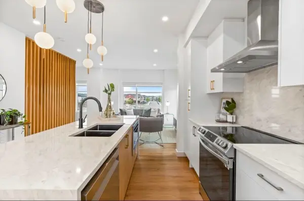 200 Belvedere BLVD SE #1001, Calgary, AB T2A 8A7