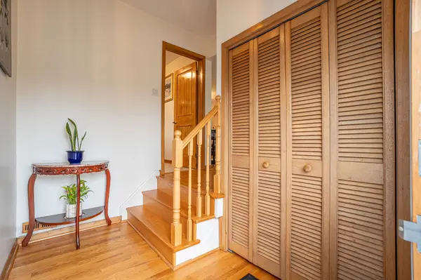 10 Castlebury CRES, Toronto C15, ON M2H 1W6