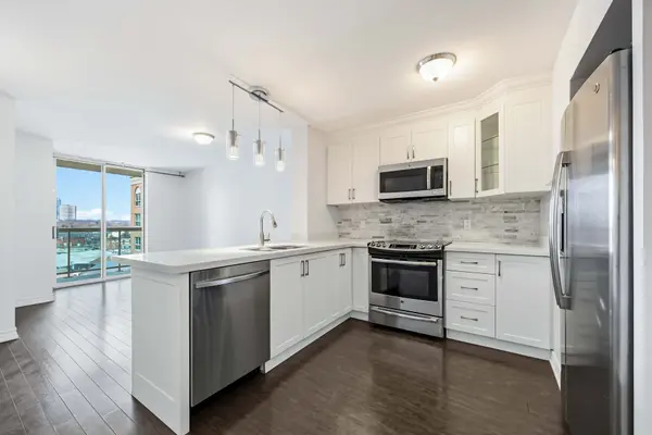 323 Richmond ST #807, Toronto C08, ON M5A 4R3