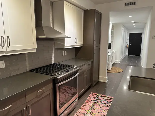 28 Madison AVE #02, Toronto C02, ON M5R 2S1