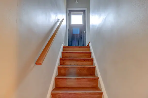 962 Willowdale AVE #Lower Level, Oshawa, ON L1H 1W4