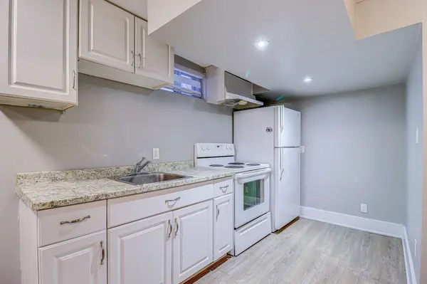 962 Willowdale AVE #Lower Level, Oshawa, ON L1H 1W4