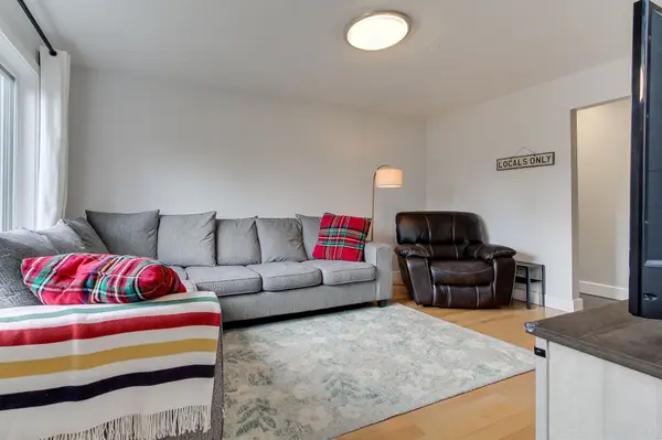 860 Blackwoods AVE, Innisfil, ON L9S 1S8