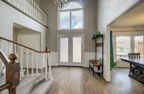 107 Old Park LN, Kitchener, ON N2N 2K1