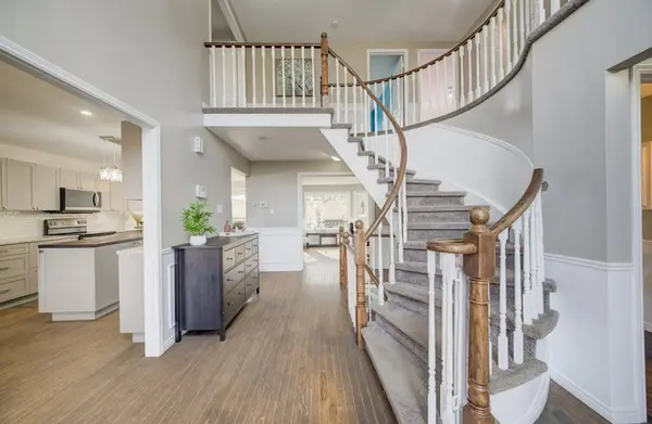 107 Old Park LN, Kitchener, ON N2N 2K1