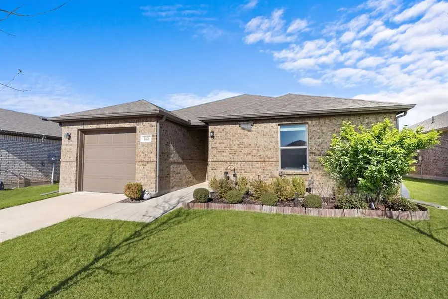 1406 Waverley Drive, Greenville, TX 75402