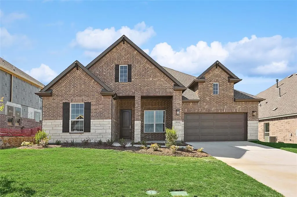 313 Trinity Court, Shady Shores, TX 76208