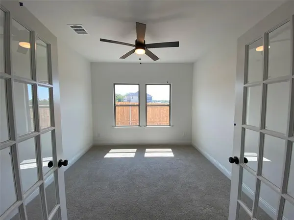 310 Devonshire Drive, Greenville, TX 75401