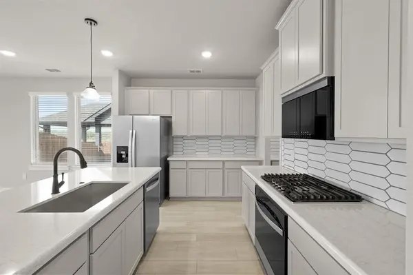 2401 Rams Horn Drive, Waxahachie, TX 75167