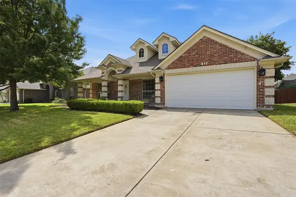 517 Acorn Court, Saginaw, TX 76179