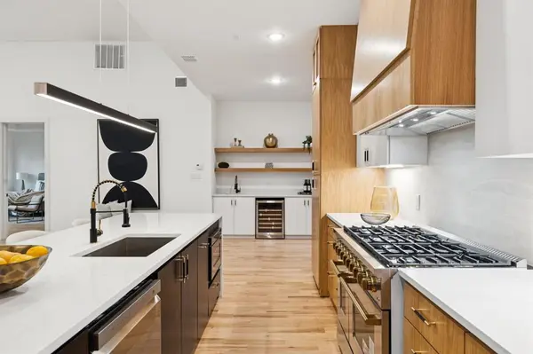 3940 N Crest Haven Road, Dallas, TX 75209