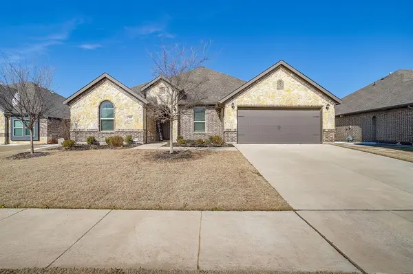 1005 Thicket Drive, Mansfield, TX 76063