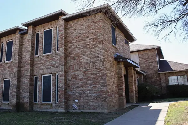 720 Cresent Drive, Desoto, TX 75115