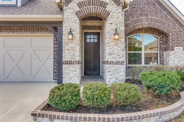 616 Wollford Way, Fort Worth, TX 76131