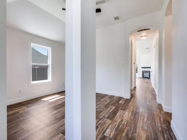 1810 Crosshaven Drive, Lewisville, TX 75077