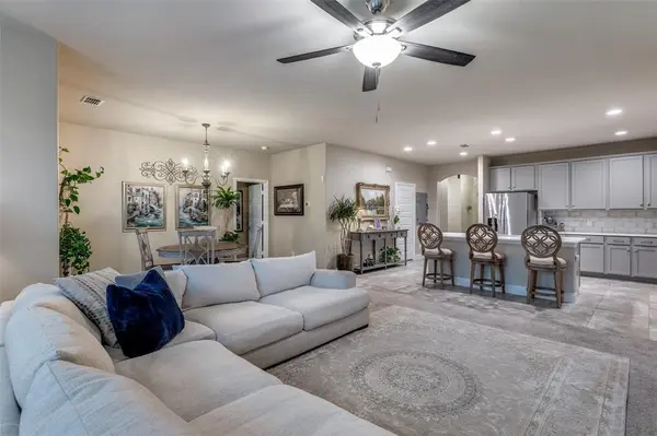 2800 Lakeside Drive, Aubrey, TX 76227