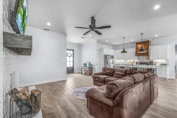 108 Stafford Trail, Weatherford, TX 76088