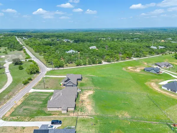 1048 Agnes N, Springtown, TX 76082