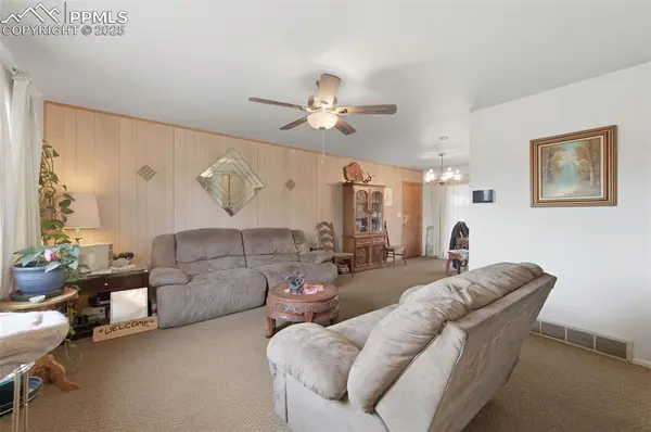 3310 E Bijou ST, Colorado Springs, CO 80909