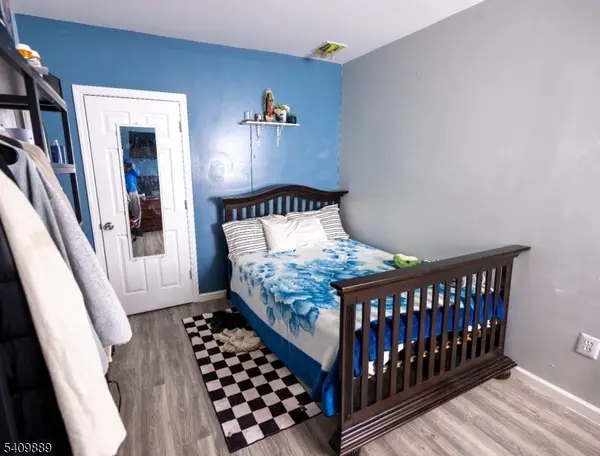 321 N Grove St, East Orange City, NJ 07017