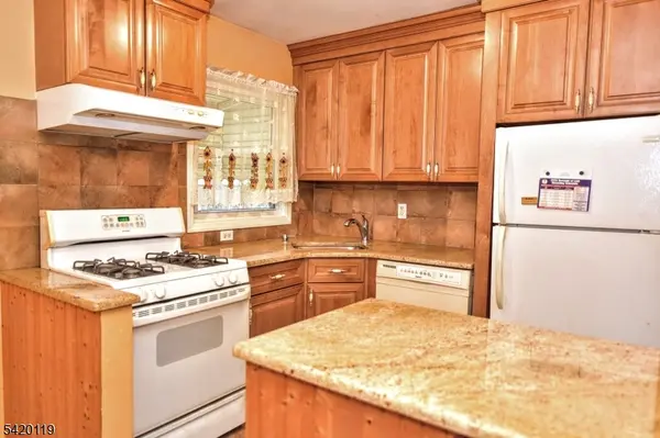 86 Trudy Dr, Lodi Boro, NJ 07644