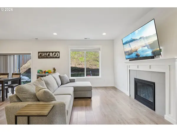 249 E BARBARAS WAY, Newberg, OR 97132