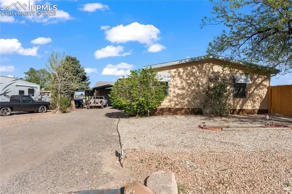 956 S Countryside LN, Pueblo West, CO 81007