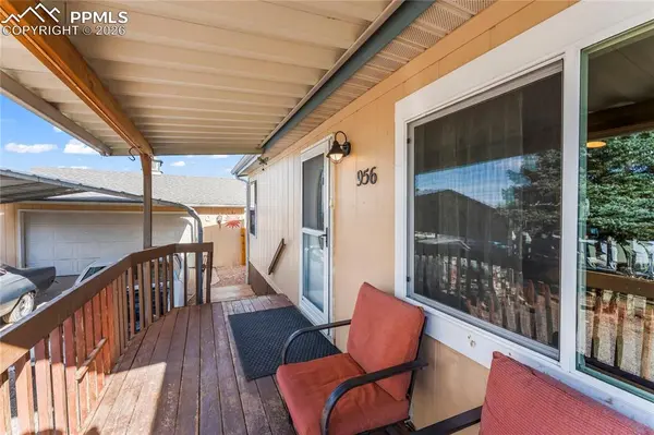 956 S Countryside LN, Pueblo West, CO 81007