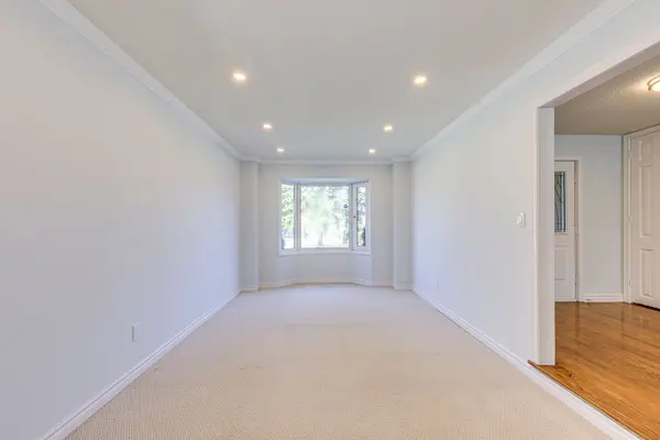 4020 Melfort CRES, Mississauga, ON L5L 4K8