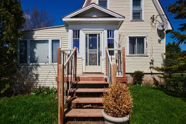 11049 Gilmour RD, South Dundas, ON K0E 1C0