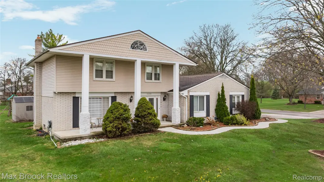 6240 Wynford DR, West Bloomfield Charter Township, MI 48322