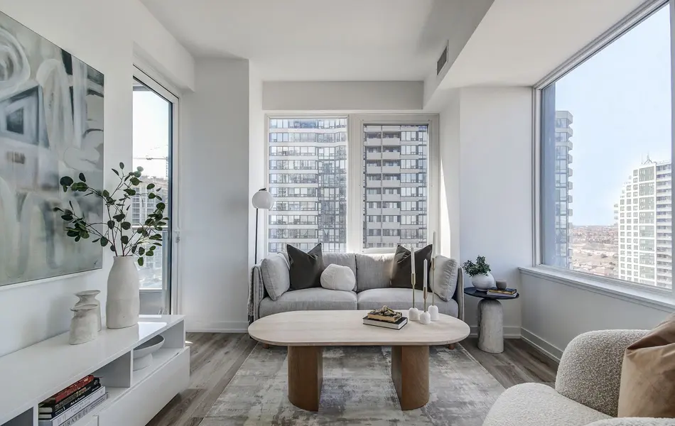 395 Square One DR #1310, Mississauga, ON L5B 0P6