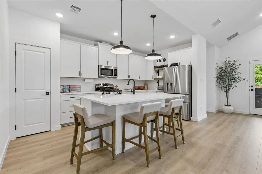 1242 Champlain Way, Dallas, TX 75253