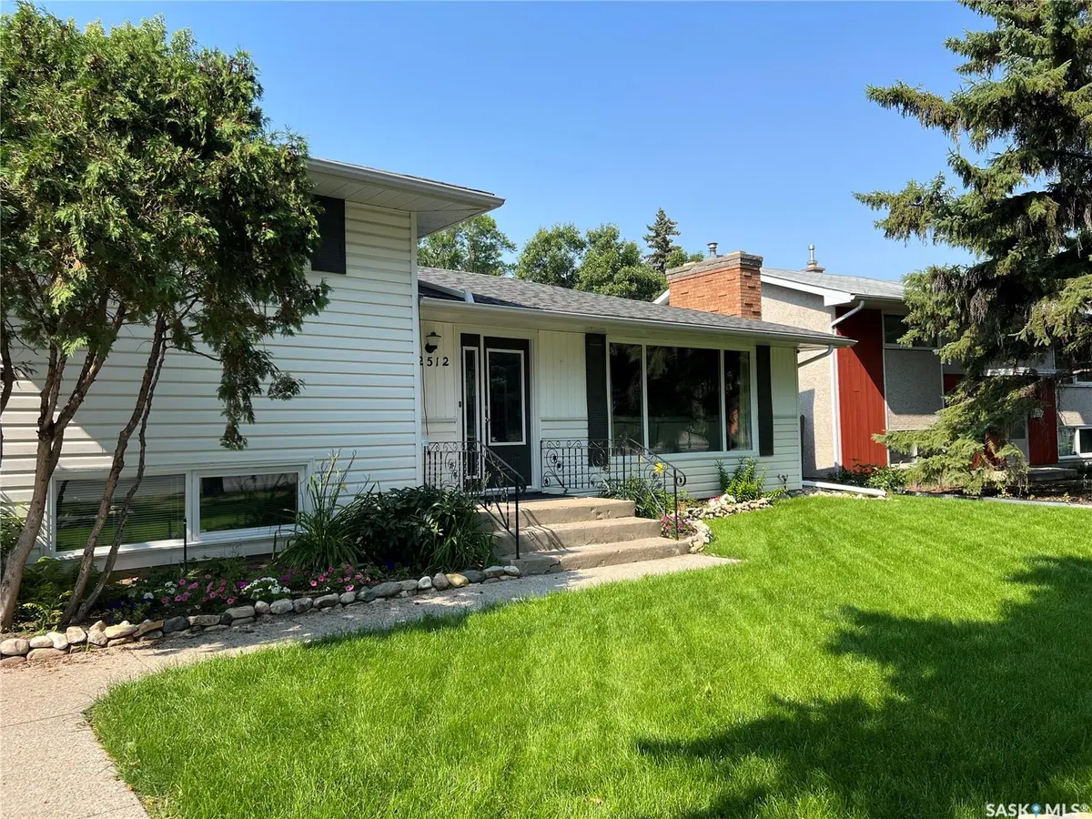2512 Grant ROAD, Regina, SK S4S 5E6
