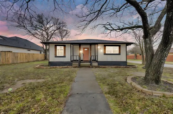 910 S Preston Street, Ennis, TX 75119