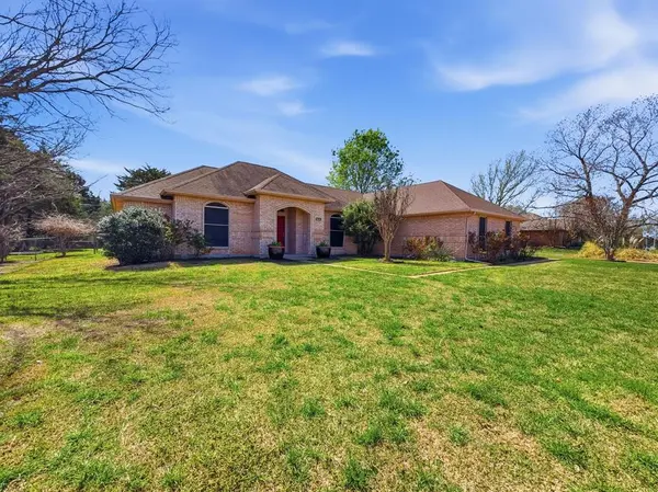 3620 Willow Creek Drive, Midlothian, TX 76065