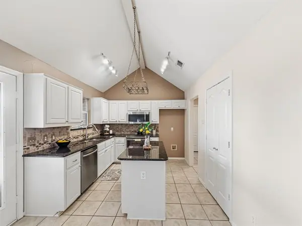 3620 Willow Creek Drive, Midlothian, TX 76065