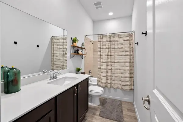 11207 Hawks Landing Drive, Aubrey, TX 76227